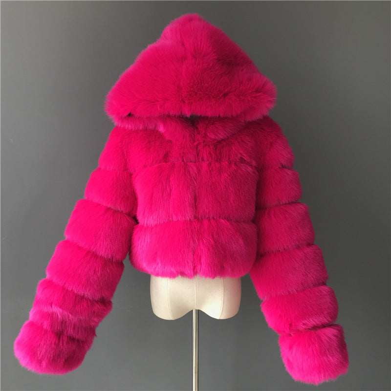 Veste Courte en Fourrure Luxe – Élégance Audacieuse