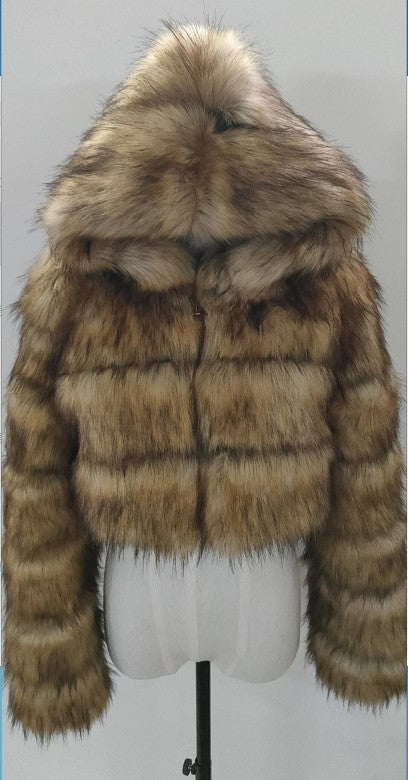 Veste Courte en Fourrure Luxe – Élégance Audacieuse