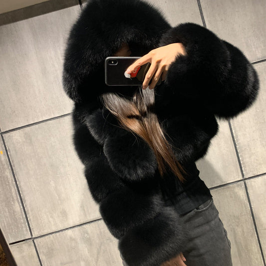 Veste Courte en  Fourrure Luxe – Élégance Audacieuse